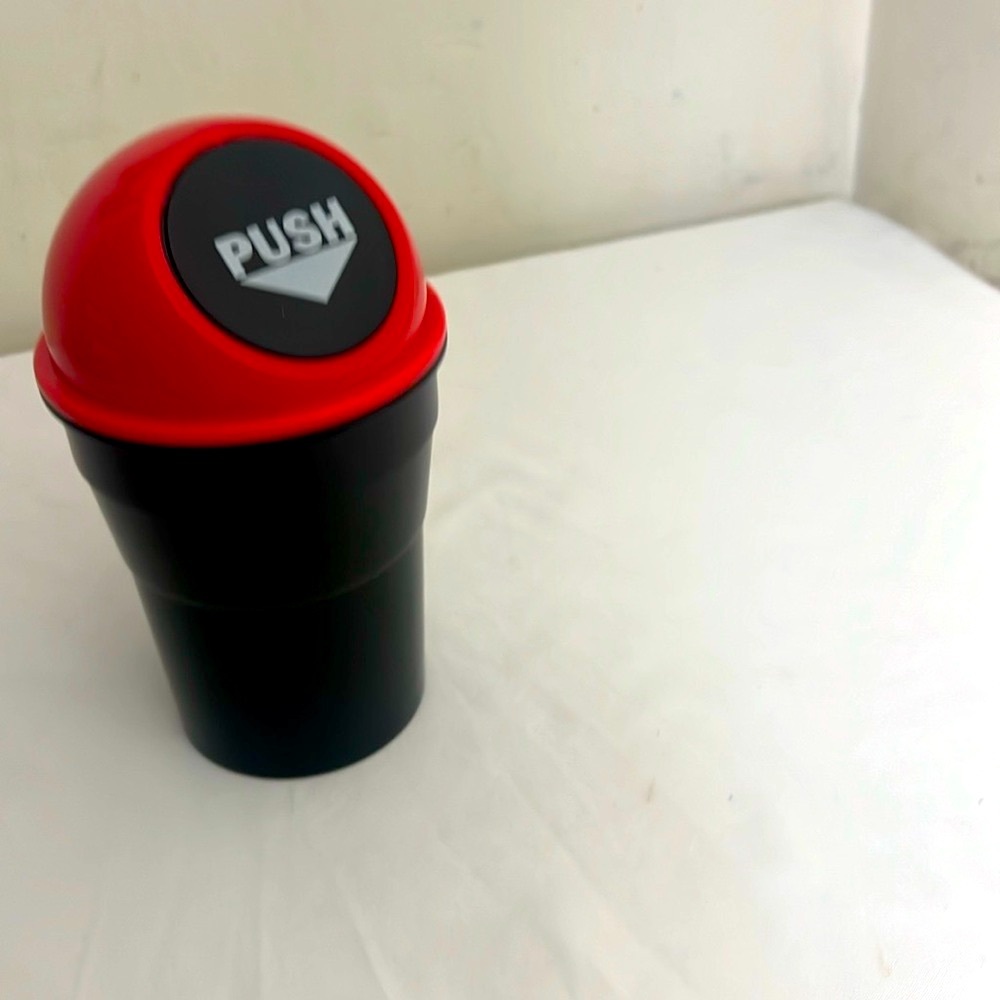 New Plastic Car Cup holder Garbage Can. Portable Trash Can for car, Office (Red)